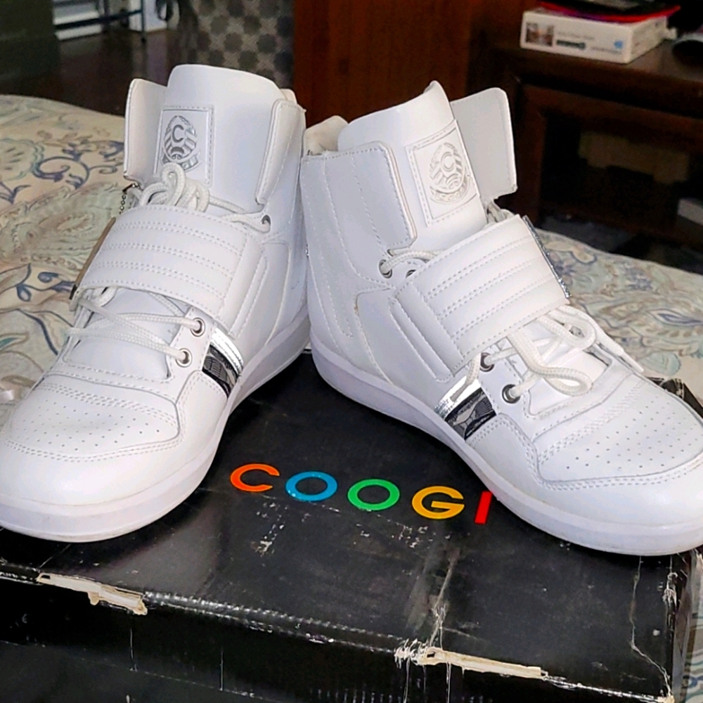 Coogi wht sneakers
